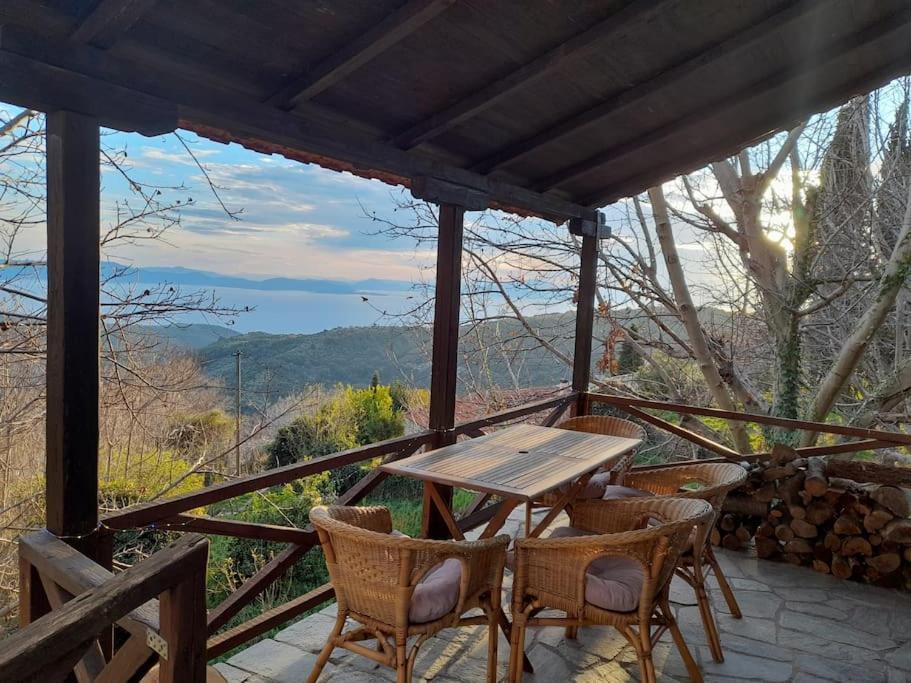 Вілла Mountain And Sea View Мілеай Екстер'єр фото